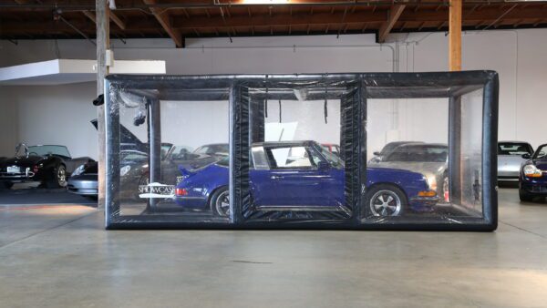 Store your Porsche 911 like it deserves. The CarCapsule Indoor Showcase features your car while preserving it.